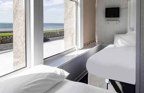 Bispham Bed & Breakfast | Harlands Hotel