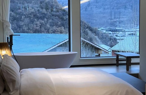 Jiuzhaigou Hotel | Harmony Zen Retreat in Jiuzhai Valley