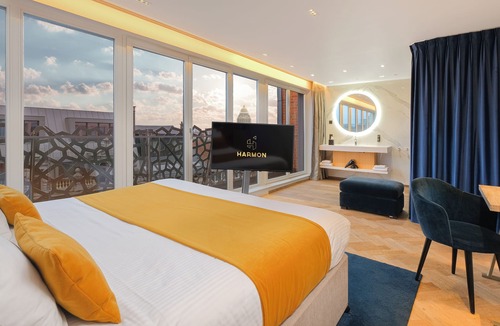 Chatelain Hotel | Harmon House