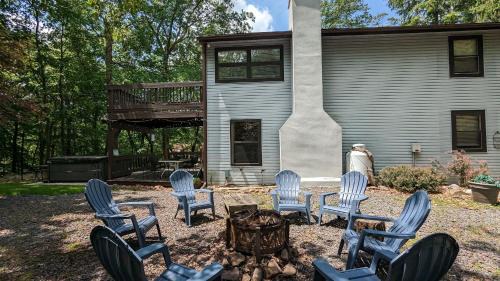 Lake Harmony Estates House | Harmony Cottage by AvantStay