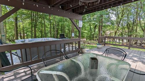 Lake Harmony Estates House | Harmony Cottage by AvantStay