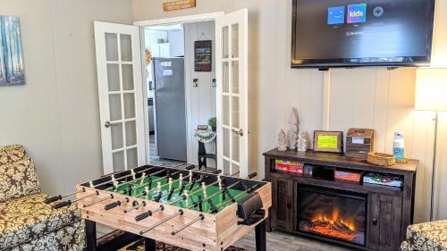 Lake Harmony Estates House | Harmony Cottage by AvantStay
