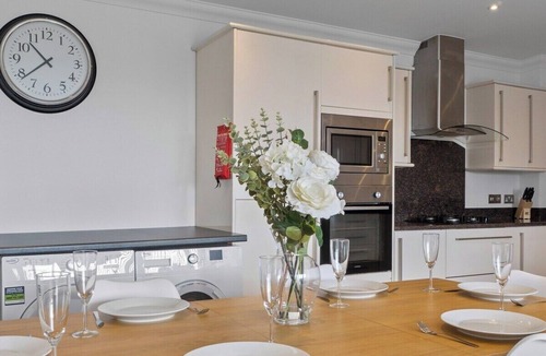 Plymouth Apartment | Harmony Court by Pureserviced
