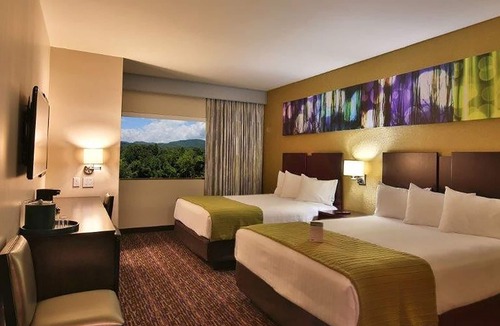 Murphy Hotel | Harrah's Cherokee Valley River Hotel & Casino – A Caesars Rewards Destination