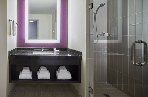 Murphy Hotel | Harrah's Cherokee Valley River Hotel & Casino – A Caesars Rewards Destination
