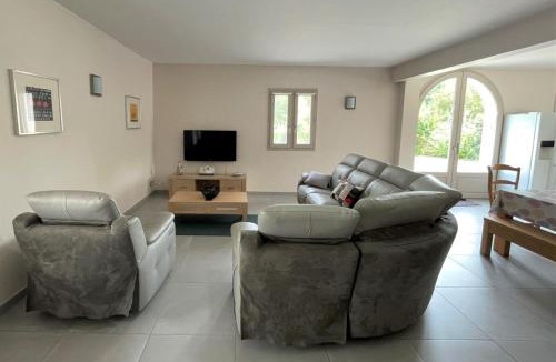 Bidache House | Harria