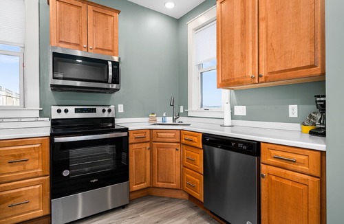 East Hillside Apartment | Harris House 4 | On Hospital Campus