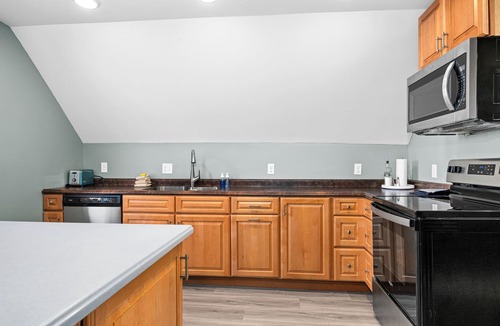 East Hillside Apartment | Harris House 5 | On Hospital Campus