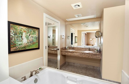 Coalinga Hotel | Harris Ranch Resort
