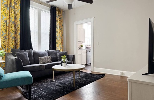 Evansville Apartment | Harrison B "TH-B"