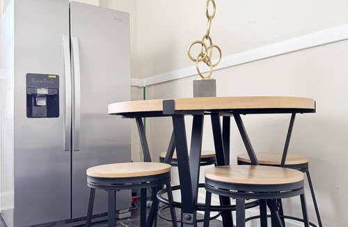 Evansville Apartment | Harrison B "TH-B"