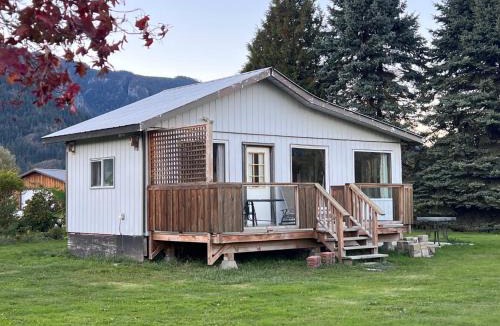 Harrison Mills Bed & Breakfast | Harrison Hammond House Farmstay
