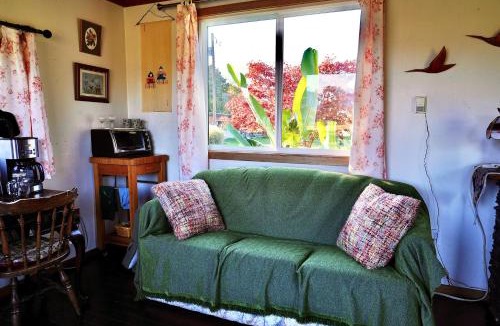 Harrison Mills Bed & Breakfast | Harrison Hammond House Farmstay