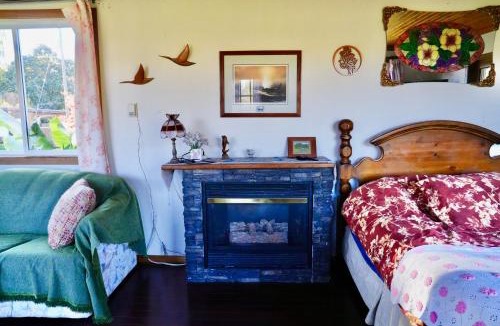 Harrison Mills Bed & Breakfast | Harrison Hammond House Farmstay