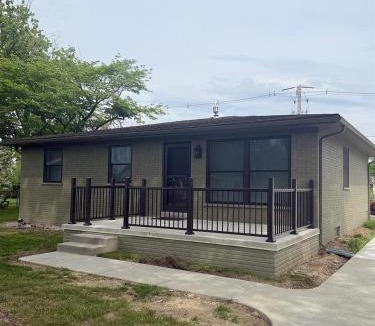 Evansville House | Harrison Place - Located on Evansville's Eastside