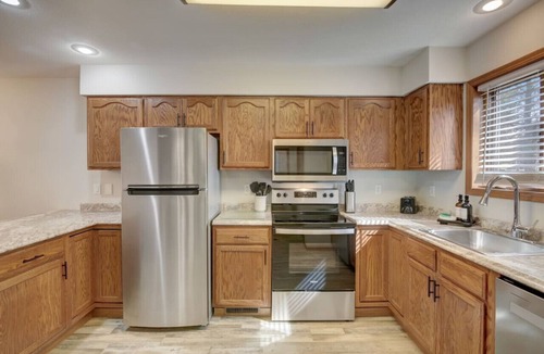 Lake Delton Condo | Harrison's Hideaway at Tamarack - Great Location!