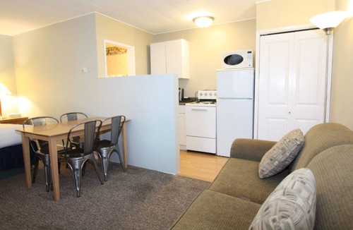 Harrison Hot Springs Hotel | Harrison Spa Motel