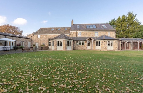 Ripley House | Harrogate House Retreat - Sleeps 31, Steam Room, 2 Hot tubs