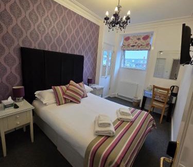 Aberystwyth Bed & Breakfast | Harry's Hotel