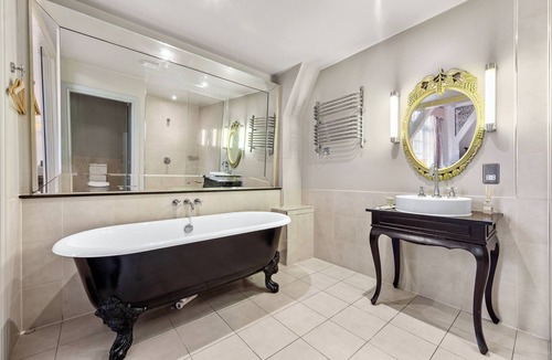 Windsor City Centre Hotel | Harte and Garter