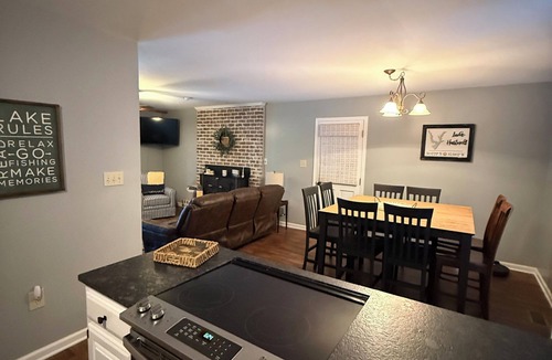 Reed Creek House | Hart’s Content: Deep Water, Private Dock on Lake Hartwell, Kayaks & Paddleboards