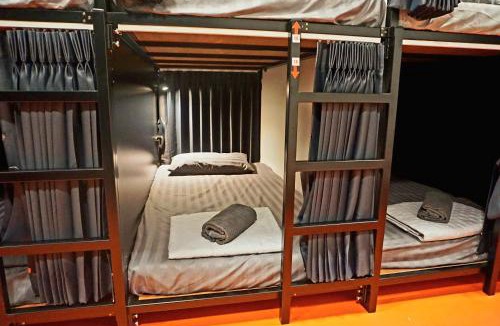 Silom Hotel | Hash Capsule Hostel Silom Soi 3
