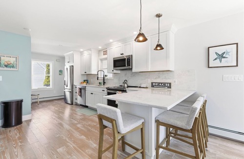 York Beach House | Haskell Free - spend your days on Long Sands