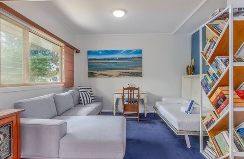 Hastings Point Apartment | Hastings Cove - 1 Bedroom Upstairs Garden Apartment!