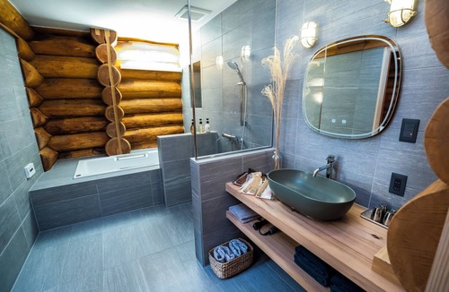 Oze Nationak Park House | Hatcho No Yu