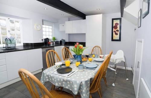 Bath Cottage | Hatfield Cottage, Bath - 3-bed | private garden