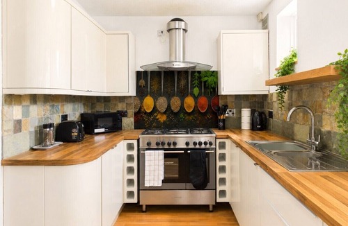 Hatfield House | Hatfield Retreat | Parking | Spacious | Sleeps 5