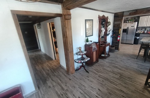 Beatty Cabin | Haunted 3-bedroom Mining Cabin, only 8 miles from Death Valley Park - Beatty, NV