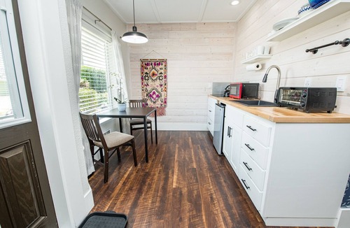 Dungeness Apartment | Haunted Saloon Suite - Hot Tub - Pet Friendly - Fenced Yard - Private Downstairs