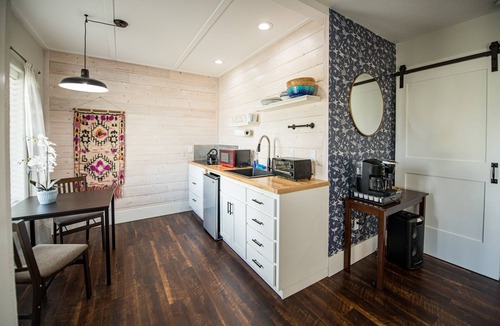 Dungeness Apartment | Haunted Saloon Suite - Hot Tub - Pet Friendly - Fenced Yard - Private Downstairs