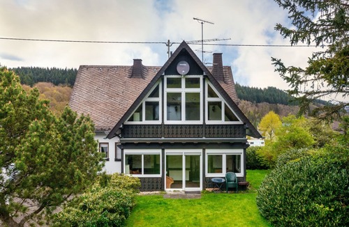 Quiddelbach House | Haus Annes by Interhome