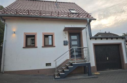 Dickesbach House | Haus Kerkyra