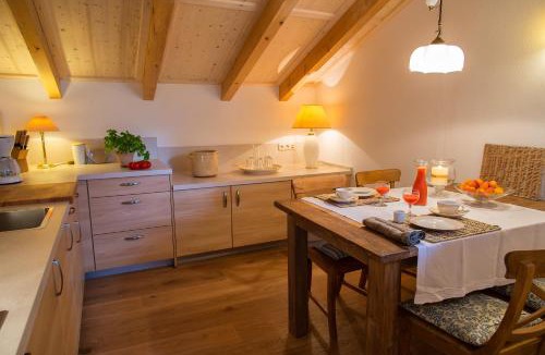 Riedlern House | Haus Lesch - Stilvolle Appartements mit tollem Bergblick in Kreuth am Tegernsee