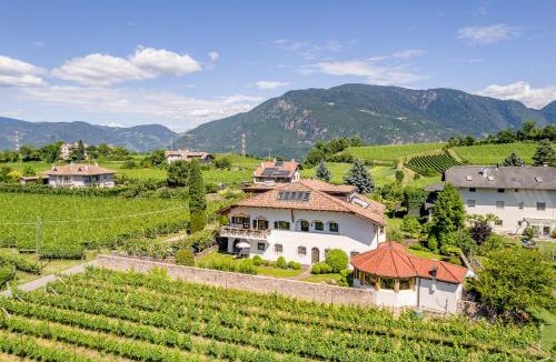 Cornaiano Bed & Breakfast | Haus Oberhofer