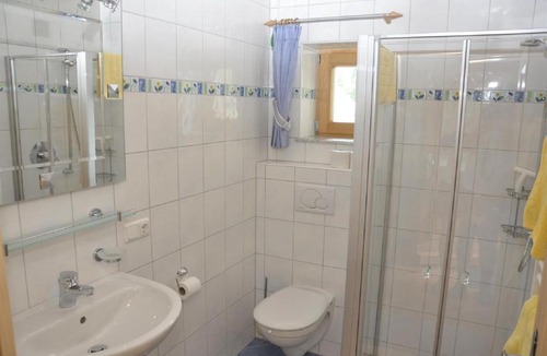 Weissbach an der Alpenstrasse Apartment | Haus Regina