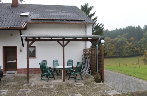 Mullenborn Apartment | *Haus Weitblick*in an idyllically beautiful landscape