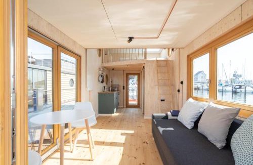 Schleswig Boat Rental | Hausboot Alma