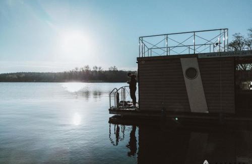 Brandenberg Boat Rental | Hausboot Havelrobbe
