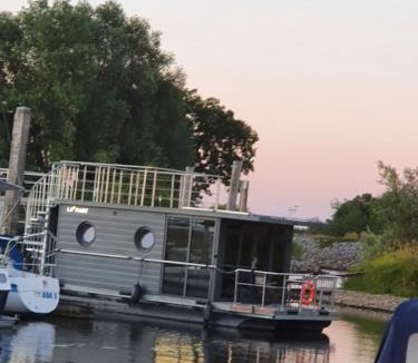 Hattem Apartment | Hausboot Lucky