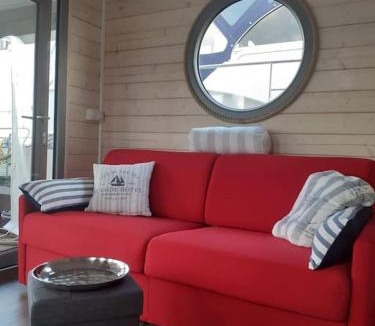 Toplitz Boat Rental | Hausboot NautikHus auf der Havel