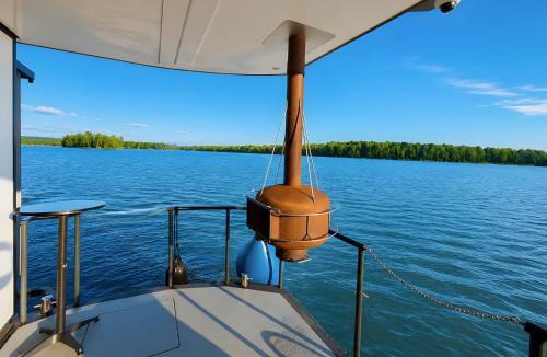 Schmoeckwitz Boat Rental | Hausboot Tegel
