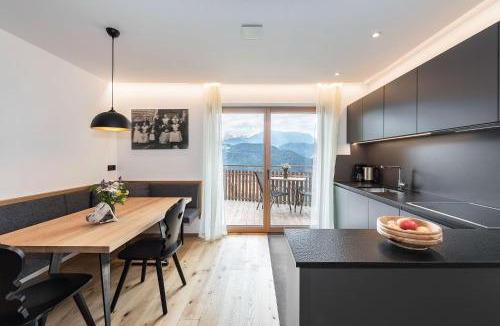 Albions Apartment | HAUSERHOF Chalet with Dolomite View