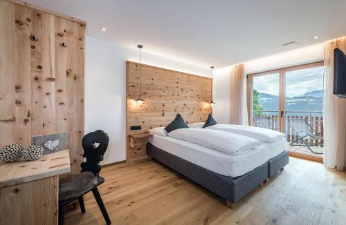 Albions Apartment | HAUSERHOF Chalet with Dolomite View