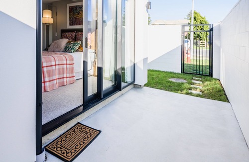 Mount Maunganui Bed & Breakfast | Have a break close to the beach .