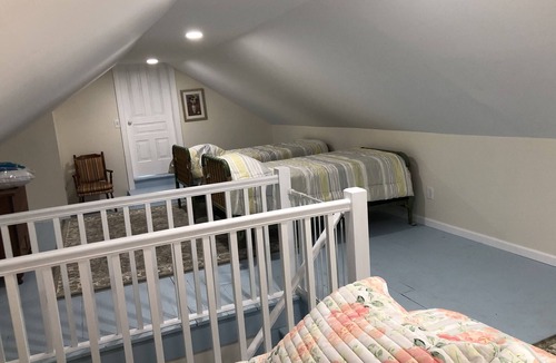 Kendall House | Have a Summer Holiday in Country Farmhouse
