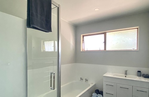 Havelock North House | Havelock Hideaway - A relaxing holiday home with a pool!